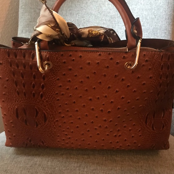 Faux Python Leather Handbag. Brand new! This can be worn casual or dressy! - Picture 2 of 10